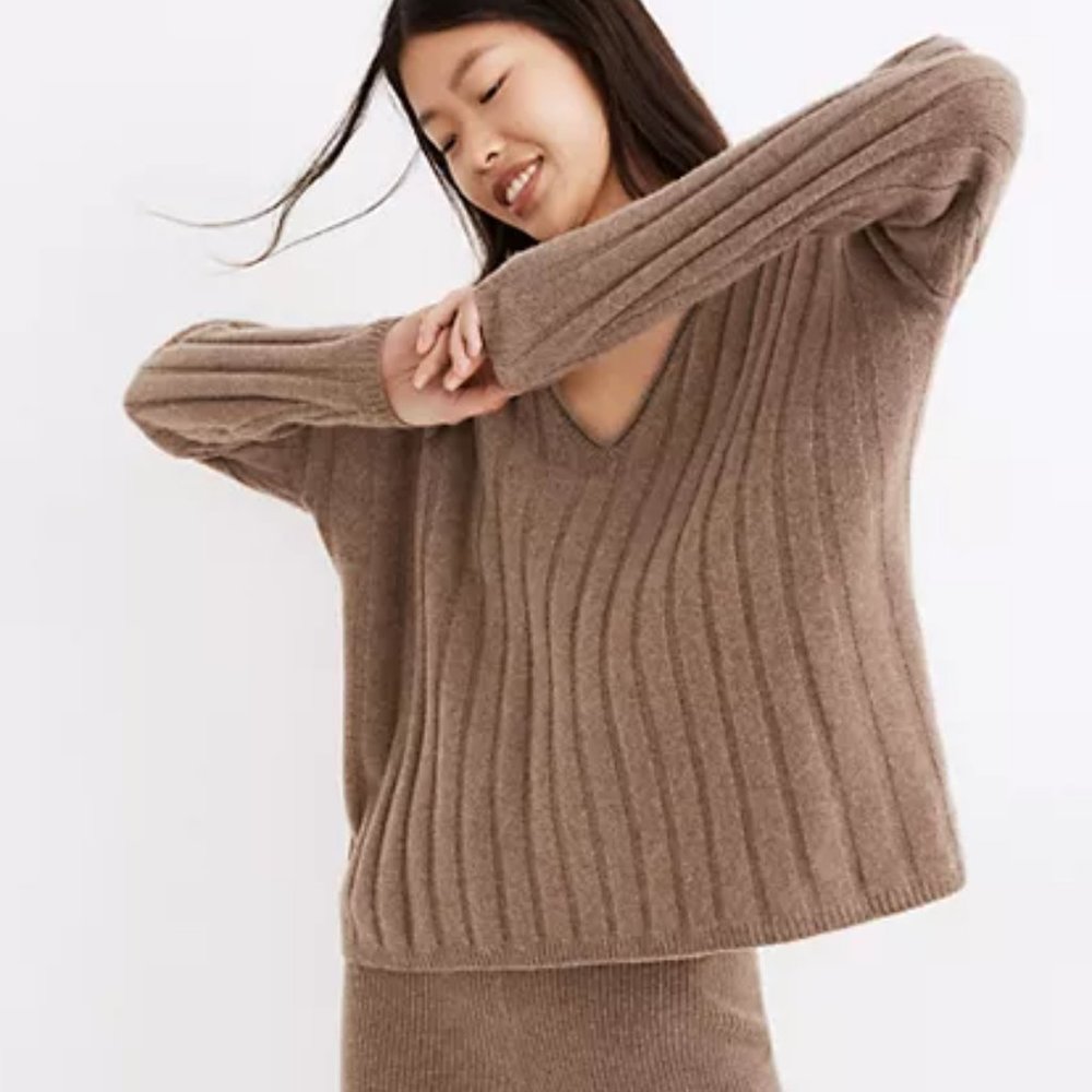 Madewell (Re)sourced Cashmere Stitched-Rib V-Neck Sweater